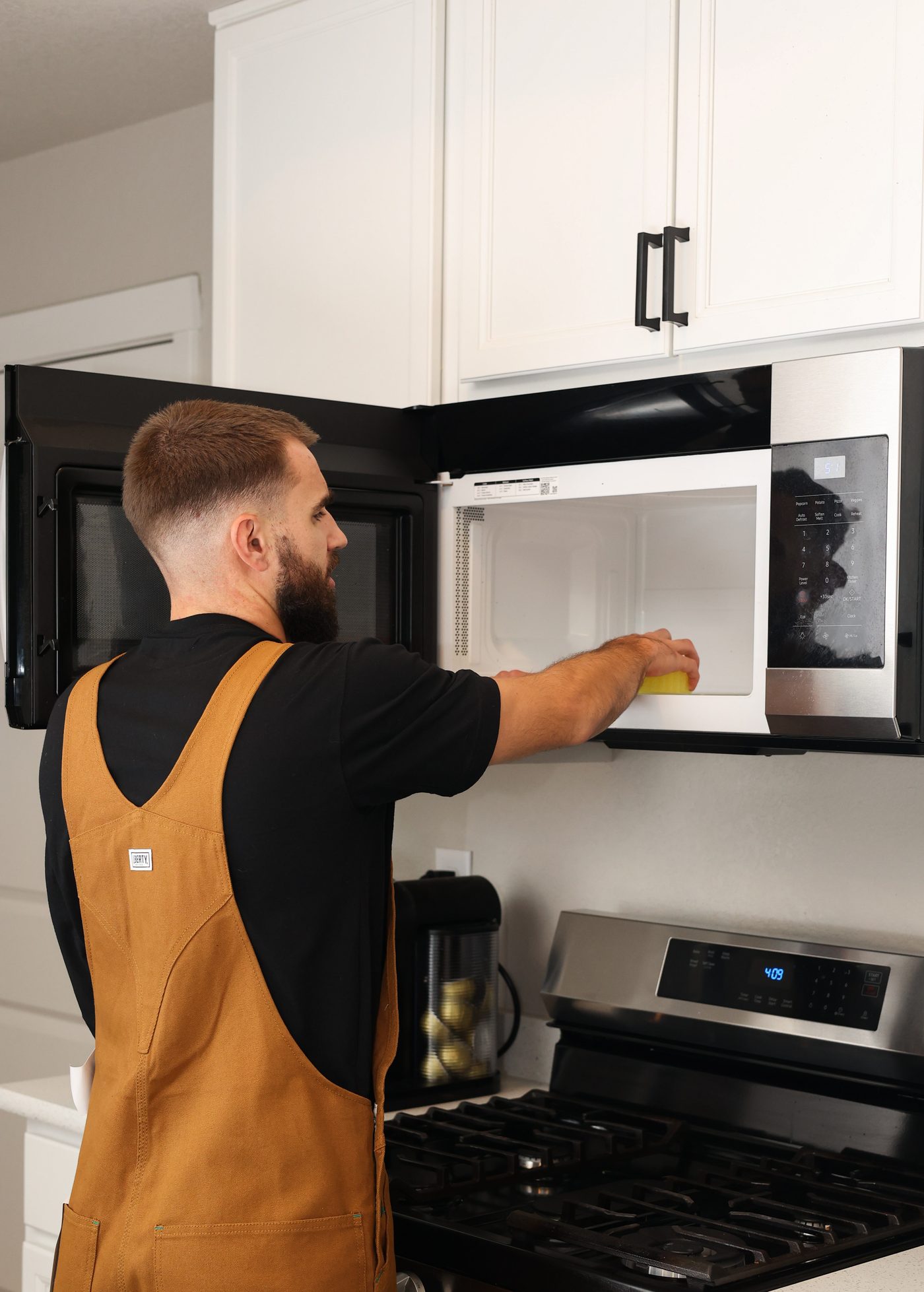 Cleaning inside a microwave